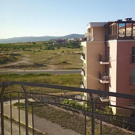 2 Bed Black Sea Apartment *